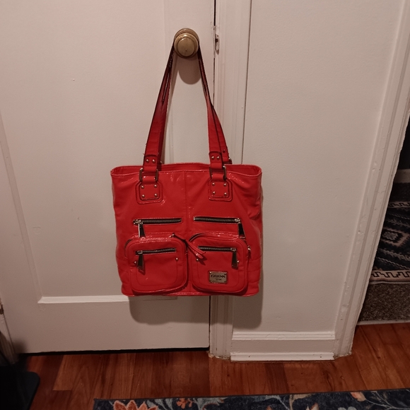 Y2k Guess Red Patent Faux Leather Shoulder Bag W/ Multiple Zippers & Pockets - Picture 2 of 10
